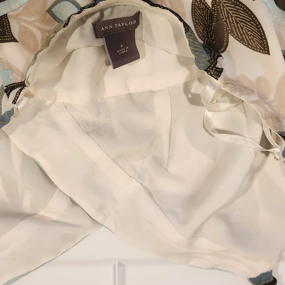 Ann Taylor Floral Halter Top with Blue and Green Accents 100% Silk Sz 8 - Picture 4 of 9